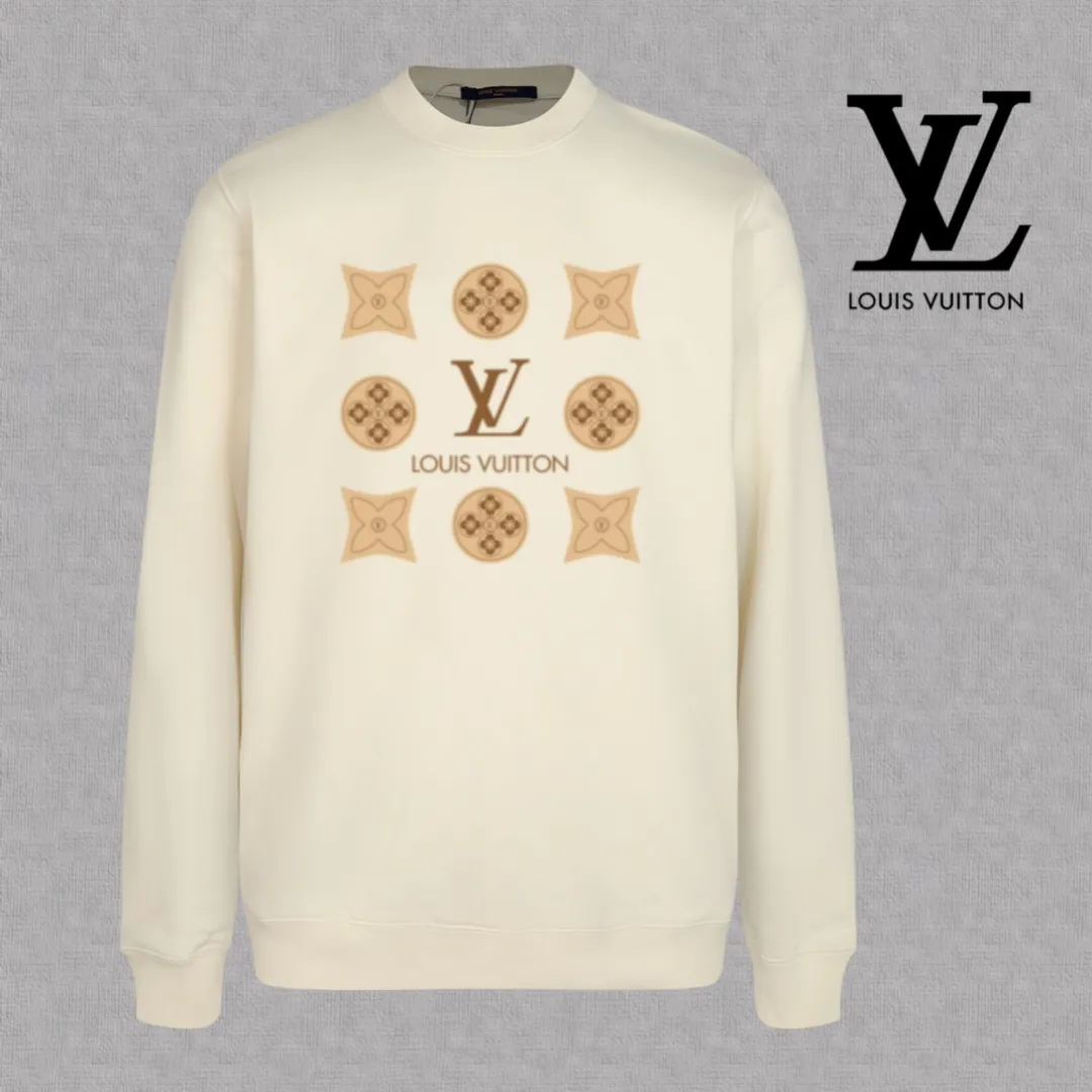 🅿️250 hot style on the shelves🔥❗ 💫〖Louis Vuitton LV〗 Fashionable round neck sweatshirt, casually matched with various styles, it is perfectly handsome😎The whole dress is made of double waistcoats, which makes the whole dress more three-dimensional. Not ordinary factories can do such fine work. The 2025 spring style counters are on sale, exquisite round neck terry sweatshirt, high-end double-strand pure cotton Customized drawstring ribs are dyed in the same vat and are complete with three standards. The chest craftsmanship adopts a simple and elegant pattern on the chest, which is easy to control for any age group! Fit and comfortable! Customized thickened 440g terry sweatshirt fabric, soft and comfortable to the touch, with a three-dimensional shape! 🙌🏻 It’s also very breathable, so it’s a versatile style that can be worn with any outfit! ✔Color: Black White Apricot Size: S M L XL 2XL